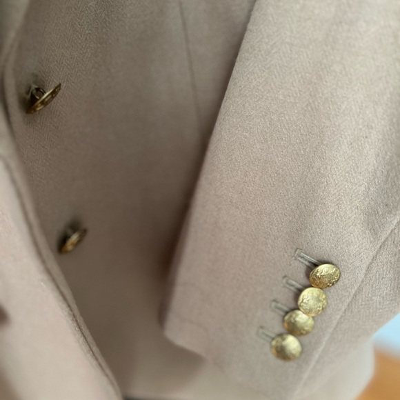 Camel wool schoolboy blazer with brass buttons. J Crew size 4. - Picture 11 of 12